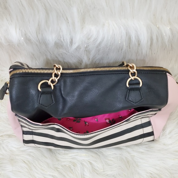 Betsey Johnson striped purse - Picture 4 of 8